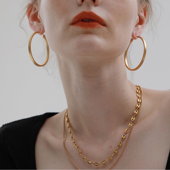 18k gold Hoop Earrings, thick gold hoop, big hoop earrings, medium gold hoops - Picture 7 of 13